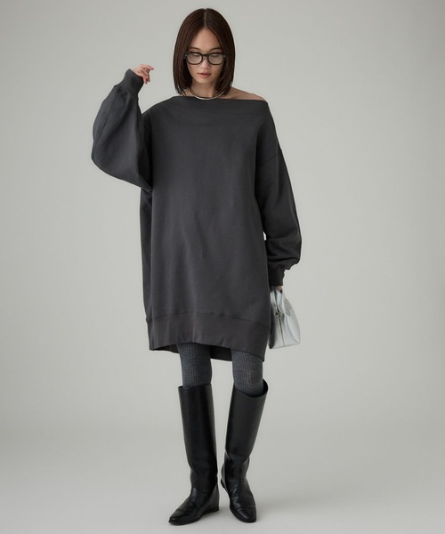 BABYLONE（バビロン）の「オフショルスウェットミニワンピ（ワンピース・レディース・ベージュ/チャコール・フリー）」の5枚目の写真