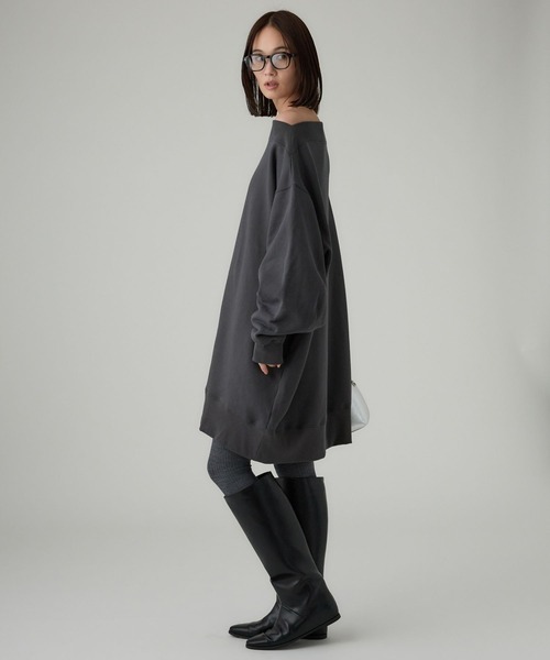 BABYLONE（バビロン）の「オフショルスウェットミニワンピ（ワンピース・レディース・ベージュ/チャコール・フリー）」の6枚目の写真