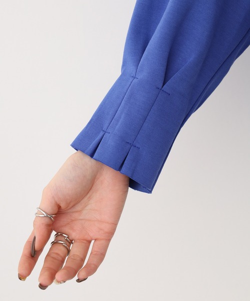 EGLANTINE(エグランティーヌ)の「EGLANTINE タックロゴトレーナー(Tシャツ/カットソー・レディース・サンドベージュ/ブラック/ブルー・40)」の20枚目の写真