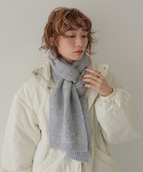 CLEIO（クレイオ）の「【CLEIO】チャーム付き無地マフラー SIMPLE PLAIN MUFFLER WITH CHARM/737-14660（マフラー・レディース・サックスブルー/グレー/チャコール/ベージュ/ブラウン/ライトグリーン・FREE）」の2枚目の写真