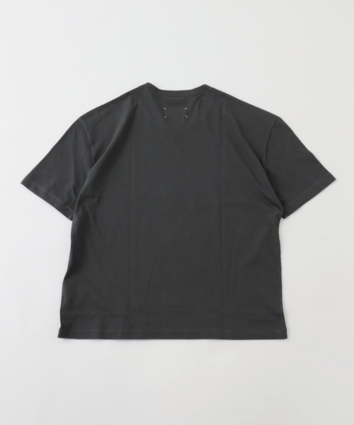 EDIFICE(エディフィス)の「MAISON MARGIELA(メゾンマルジェラ) SYADOW CALENDAR LOGO TEE(Tシャツ/カットソー・メンズ・チャコールグレー・LARGE/X-LARGE)」の2枚目の写真