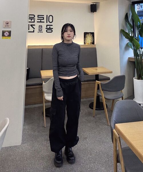 DEMARC(ドゥマーク)の「ピンストライプスリムクロップ長袖Tシャツブラック(Tシャツ/カットソー・レディース・その他・MEDIUM/LARGE)」の16枚目の写真