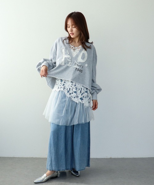 Three Four Time（ｽﾘｰﾌｫｰﾀｲﾑ）の「ロゴレーススウェットプルオーバー（スウェット・レディース・グレー/ライトグレー・FREE）」の10枚目の写真