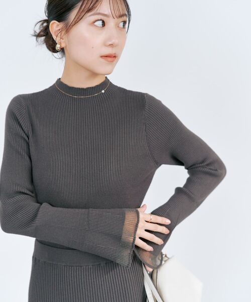 COHINA(コヒナ)の「シアーフレアスリーブリブニット 【低身長・小柄女性】(ニット/セーター・レディース・ホワイト/グリーン/ピンク/グレー・ONE SIZE)」の3枚目の写真