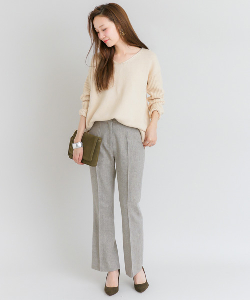 URBAN RESEARCH(アーバンリサーチ)の「UR ウールフレアパンツ(その他パンツ・レディース・ライトグレー/ピンクベージュ・38/36)」の10枚目の写真