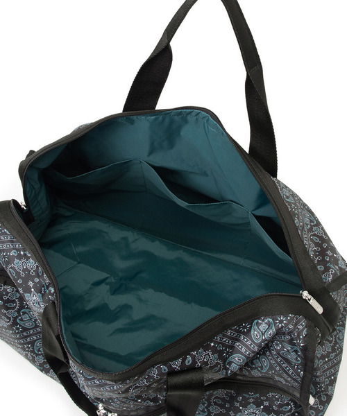 LeSportsac（レスポートサック）の「DELUXE LG WEEKENDER ステレートバンダナ（ボストンバッグ・レディース・グレー・FREE）」の3枚目の写真