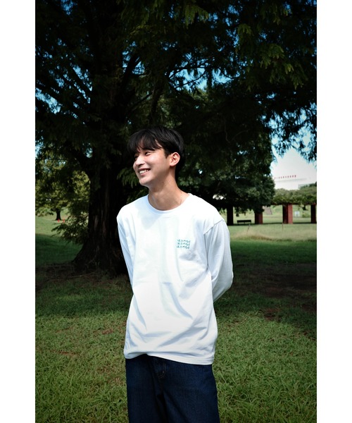 skoool(スクール)の「ロゴプリント ロングスリーブTシャツ/バックプリントデザイン × ベーシックシルエット(Tシャツ/カットソー・メンズ・ネイビー/イエロー/ホワイト・MEDIUM/LARGE)」の13枚目の写真