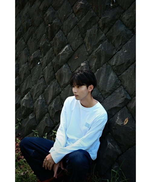 skoool(スクール)の「ロゴプリント ロングスリーブTシャツ/バックプリントデザイン × ベーシックシルエット(Tシャツ/カットソー・メンズ・ネイビー/イエロー/ホワイト・MEDIUM/LARGE)」の19枚目の写真