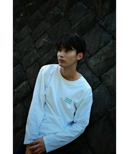 skoool(スクール)の「ロゴプリント ロングスリーブTシャツ/バックプリントデザイン × ベーシックシルエット(Tシャツ/カットソー・メンズ・ネイビー/イエロー/ホワイト・MEDIUM/LARGE)」の21枚目の写真
