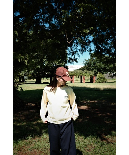 skoool(スクール)の「ロゴプリント ロングスリーブTシャツ/バックプリントデザイン × ベーシックシルエット(Tシャツ/カットソー・メンズ・ネイビー/イエロー/ホワイト・MEDIUM/LARGE)」の4枚目の写真