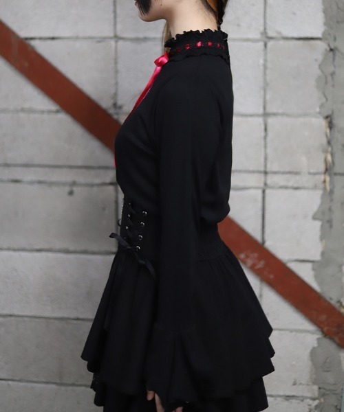 NIBBLE POISON（ニブルポイズン）の「サキュバスフレア袖プルオーバー（Tシャツ/カットソー・レディース・ブラック/ピンク・MEDIUM）」の4枚目の写真