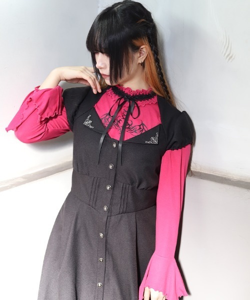NIBBLE POISON（ニブルポイズン）の「サキュバスフレア袖プルオーバー（Tシャツ/カットソー・レディース・ブラック/ピンク・MEDIUM）」の13枚目の写真