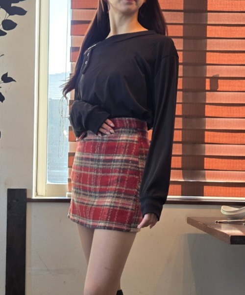 tolene(トレネ)の「ワンショルダー ベルト オーバーシルエット 長袖カットソー(ニット/セーター・レディース・ブラック/ブラウン・FREE)」の15枚目の写真
