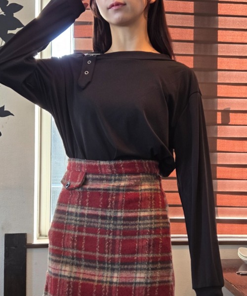 tolene(トレネ)の「ワンショルダー ベルト オーバーシルエット 長袖カットソー(ニット/セーター・レディース・ブラック/ブラウン・FREE)」の13枚目の写真