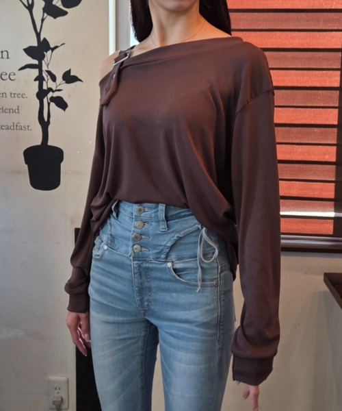 tolene(トレネ)の「ワンショルダー ベルト オーバーシルエット 長袖カットソー(ニット/セーター・レディース・ブラック/ブラウン・FREE)」の20枚目の写真