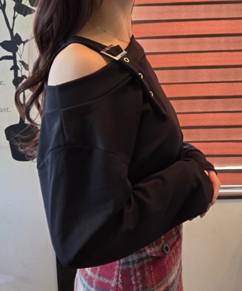 tolene(トレネ)の「ワンショルダー ベルト オーバーシルエット 長袖カットソー(ニット/セーター・レディース・ブラック/ブラウン・FREE)」の6枚目の写真