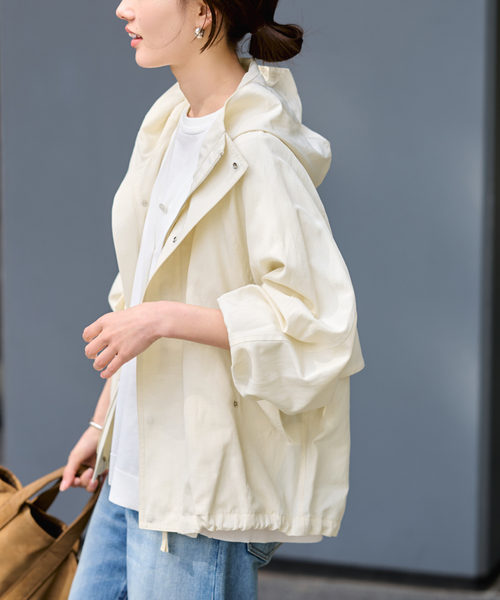 FRAMeWORK(フレームワーク)の「≪追加≫リネンPLタッサーフードショートブルゾン(マウンテンパーカー・レディース・ブラック/アイボリー/ブラウン/キャメル・36/38)」の2枚目の写真