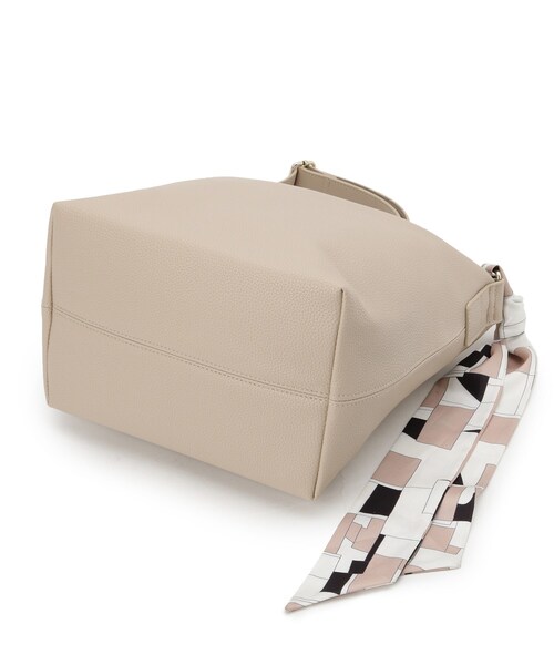 grove(グローブ)の「◆フラップスカーフ付ワンショルダー(ショルダーバッグ・レディース・ナチュラル/シルバー系その他/ブラック・00)」の16枚目の写真