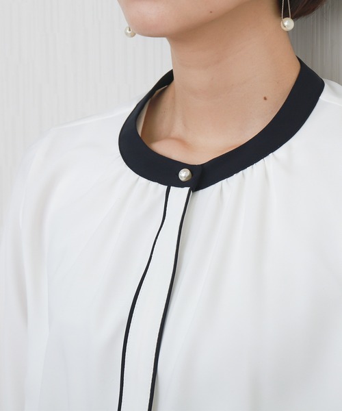 libelle more（リベル モア）の「【防汚加工／イージーケア／透けにくい】ラクケア スタンドカラー配色ブラウス（シャツ/ブラウス・レディース・オフホワイト/グレイッシュベージュ/ネイビー・M/L）」の8枚目の写真