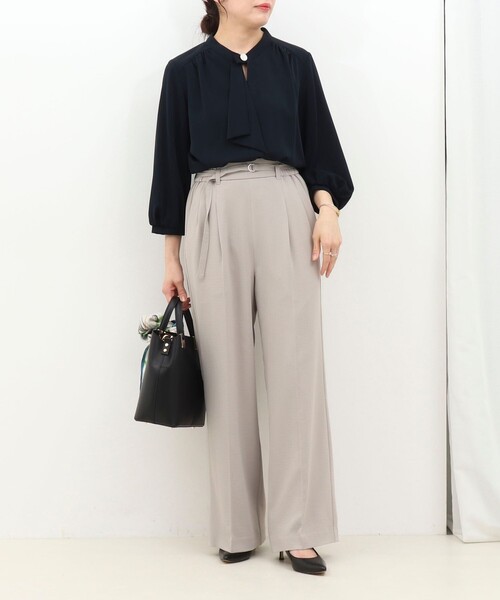 MICO COULIER（ミコクリエ）の「《UVカット・接触冷感》ハイストレッチパンツ（その他パンツ・レディース・グレイッシュベージュ/ネイビー・38/36）」の10枚目の写真