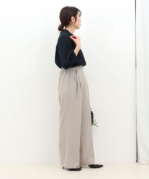 MICO COULIER（ミコクリエ）の「《UVカット・接触冷感》ハイストレッチパンツ（その他パンツ・レディース・グレイッシュベージュ/ネイビー・38/36）」の12枚目の写真