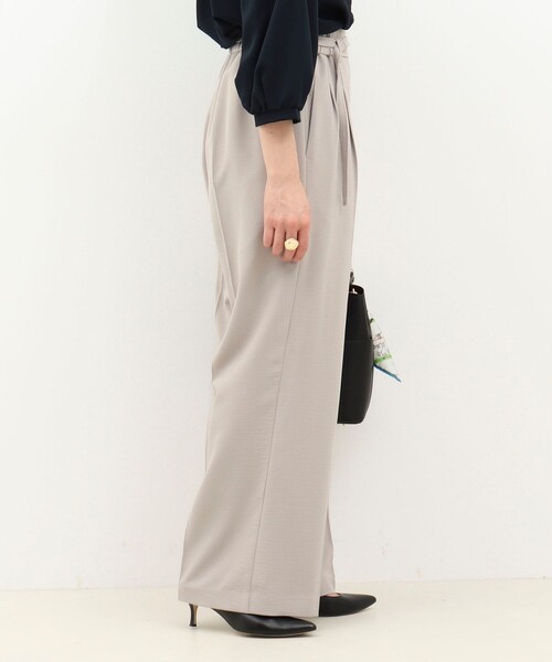 MICO COULIER（ミコクリエ）の「《UVカット・接触冷感》ハイストレッチパンツ（その他パンツ・レディース・グレイッシュベージュ/ネイビー・38/36）」の13枚目の写真