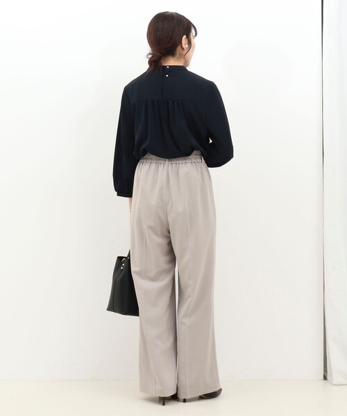 MICO COULIER（ミコクリエ）の「《UVカット・接触冷感》ハイストレッチパンツ（その他パンツ・レディース・グレイッシュベージュ/ネイビー・38/36）」の14枚目の写真