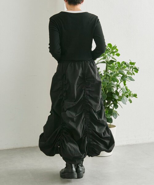 ear PAPILLONNER（イアパピヨネ）の「ドロストギャザースカート【SUM1 STYLE】（スカート・レディース・ブラック・FREE）」の9枚目の写真