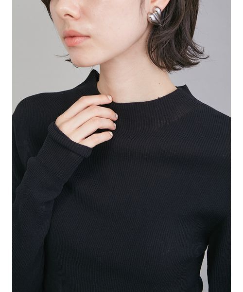 Mila Owen(ミラオーウェン)の「ハイネックハイゲージシアーリブニット(ニット/セーター・レディース・ホワイト/レッド/ベージュ/ブラック・0/1)」の20枚目の写真
