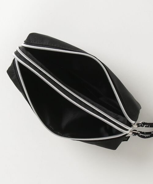 Lee（リー）の「LeeﾎﾟﾘﾗﾊﾞｰﾜｯﾍﾟﾝWﾌｧｽﾅｰﾎﾟｰﾁ（ポーチ・メンズ・ブラック系/ブラック・FREE）」の15枚目の写真