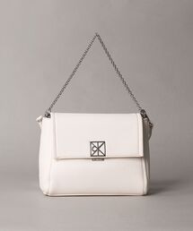 Calvin Klein（カルバン・クライン）の「クロスボディバッグ - エンブレムクロスボディバッグ（ショルダーバッグ）」