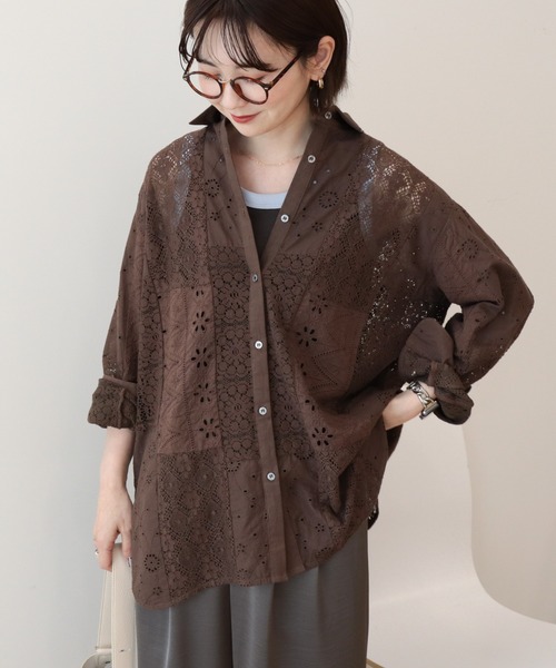 AMERICAN HOLIC(アメリカンホリック)の「レースパッチワークシャツ(シャツ/ブラウス・レディース・オフホワイト/ブラック/ブラウン・L/M)」の3枚目の写真