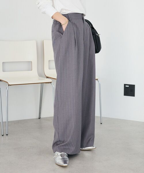 CRAFT STANDARD BOUTIQUE(クラフトスタンダードブティック)の「ストライプタックカーブパンツ(その他パンツ・レディース・グレー系その他2/ベージュ系その他2・L/M)」の6枚目の写真
