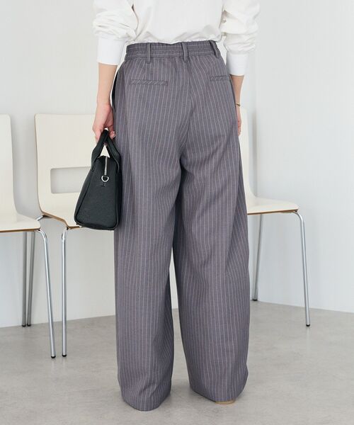 CRAFT STANDARD BOUTIQUE(クラフトスタンダードブティック)の「ストライプタックカーブパンツ(その他パンツ・レディース・グレー系その他2/ベージュ系その他2・L/M)」の8枚目の写真