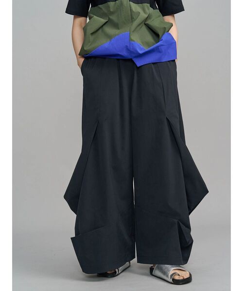 UN3D.(アンスリード)の「ROUND BOX COCOON PT / ラウンドボックスコクーンパンツ(その他パンツ・レディース・ブルー/グレー/ブラック/イエロー/ホワイト・38/36)」の2枚目の写真