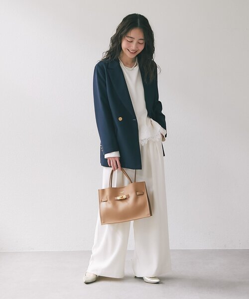 La boutique BonBon（ラブティックボンボン）の「【ヴィオラドーロ】イタリアンWフェイス型押しレザートート（トートバッグ・レディース・ベージュ・FREE）」の3枚目の写真