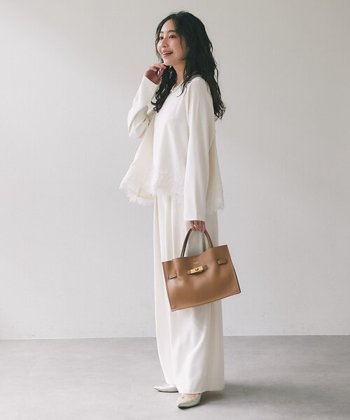 La boutique BonBon（ラブティックボンボン）の「【ヴィオラドーロ】イタリアンWフェイス型押しレザートート（トートバッグ・レディース・ベージュ・FREE）」の5枚目の写真