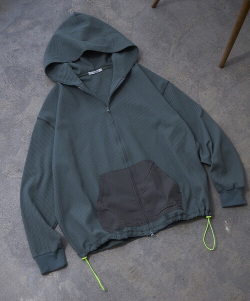 Firsthand（ファーストハンド）の「Firsthand/ファーストハンド スピンドル テック サーマル ナイロン ポケット ジップアップ パーカー（パーカー・メンズ・ブラック/ホワイト/チャコールグレー/ブルーグレー・LARGE/MEDIUM）」の4枚目の写真