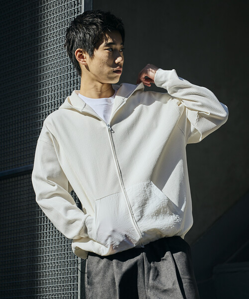 Firsthand(ファーストハンド)の「Firsthand/ファーストハンド スピンドル テック サーマル ナイロン ポケット ジップアップ パーカー(パーカー・メンズ・ブラック/ホワイト/チャコールグレー/ブルーグレー・LARGE/MEDIUM)」の7枚目の写真