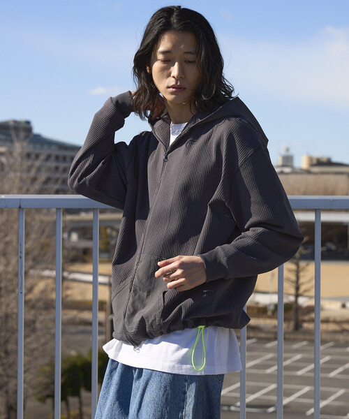 Firsthand（ファーストハンド）の「Firsthand/ファーストハンド スピンドル テック サーマル ナイロン ポケット ジップアップ パーカー（パーカー・メンズ・ブラック/ホワイト/チャコールグレー/ブルーグレー・LARGE/MEDIUM）」の18枚目の写真