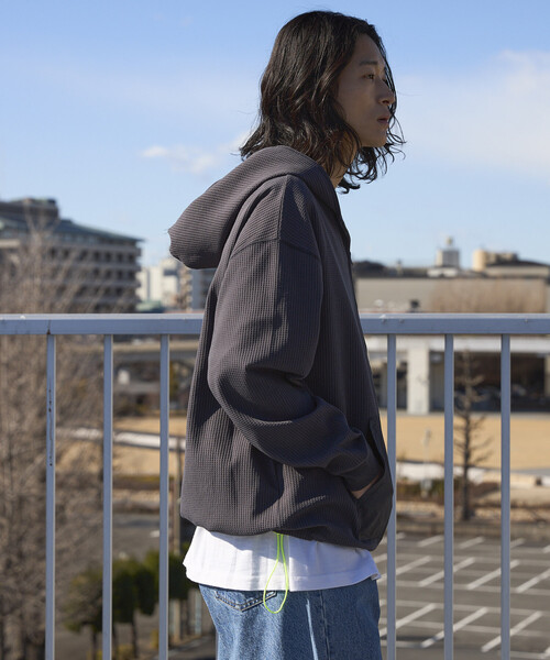 Firsthand（ファーストハンド）の「Firsthand/ファーストハンド スピンドル テック サーマル ナイロン ポケット ジップアップ パーカー（パーカー・メンズ・ブラック/ホワイト/チャコールグレー/ブルーグレー・LARGE/MEDIUM）」の21枚目の写真