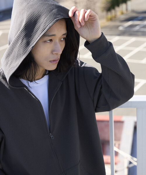 Firsthand（ファーストハンド）の「Firsthand/ファーストハンド スピンドル テック サーマル ナイロン ポケット ジップアップ パーカー（パーカー・メンズ・ブラック/ホワイト/チャコールグレー/ブルーグレー・LARGE/MEDIUM）」の12枚目の写真