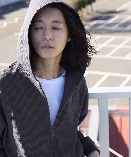 Firsthand（ファーストハンド）の「Firsthand/ファーストハンド スピンドル テック サーマル ナイロン ポケット ジップアップ パーカー（パーカー・メンズ・ブラック/ホワイト/チャコールグレー/ブルーグレー・LARGE/MEDIUM）」の13枚目の写真