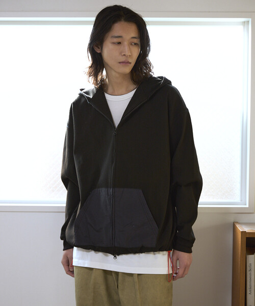 Firsthand（ファーストハンド）の「Firsthand/ファーストハンド スピンドル テック サーマル ナイロン ポケット ジップアップ パーカー（パーカー・メンズ・ブラック/ホワイト/チャコールグレー/ブルーグレー・LARGE/MEDIUM）」の7枚目の写真