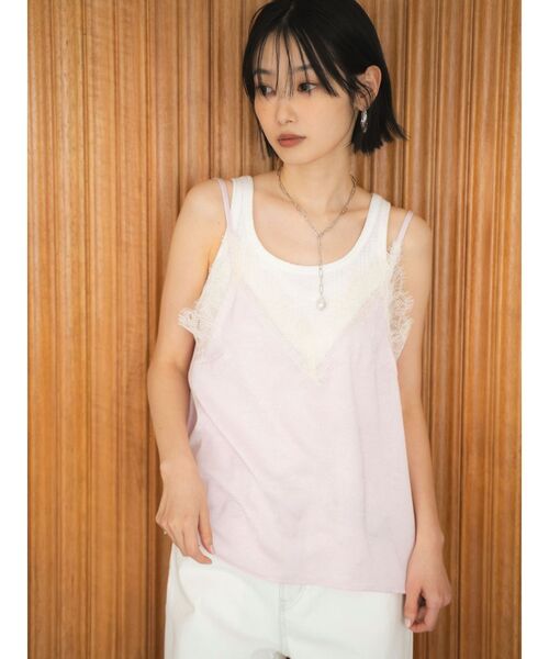 Ungrid(アングリッド)の「レースデザインサテンキャミソール(キャミソール・レディース・ピンク/ブラック/ブルー・FREE)」の3枚目の写真