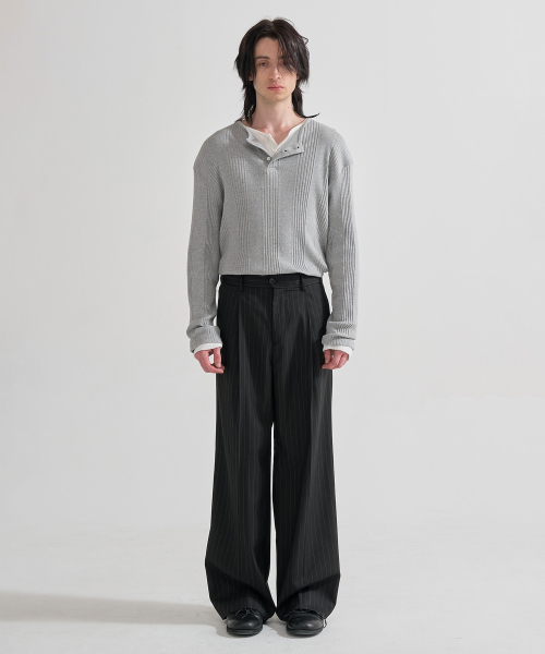 JUAN HOMME(ジュアンオム)の「ピンストライプワイドトラウザー(ブラック)(スラックス・メンズ・ブラック・SMALL/LARGE/MEDIUM)」の3枚目の写真