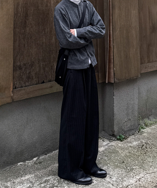 JUAN HOMME(ジュアンオム)の「ピンストライプワイドトラウザー(ブラック)(スラックス・メンズ・ブラック・SMALL/LARGE/MEDIUM)」の14枚目の写真