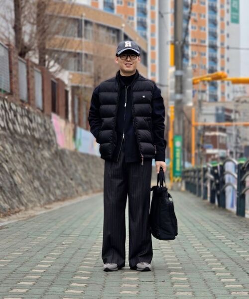 JUAN HOMME(ジュアンオム)の「ピンストライプワイドトラウザー(ブラック)(スラックス・メンズ・ブラック・SMALL/LARGE/MEDIUM)」の21枚目の写真
