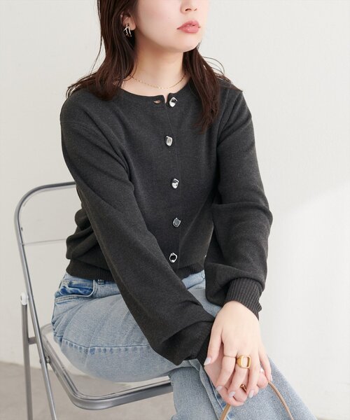 natural couture(ナチュラルクチュール)の「リサイクルポリニュアンス釦カーデ(カーディガン/ボレロ・レディース・アイボリー/ミント/ピンク/チャコールグレー/グレー・FREE)」の2枚目の写真