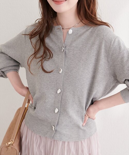 natural couture(ナチュラルクチュール)の「リサイクルポリニュアンス釦カーデ(カーディガン/ボレロ・レディース・アイボリー/ミント/ピンク/チャコールグレー/グレー・FREE)」の16枚目の写真